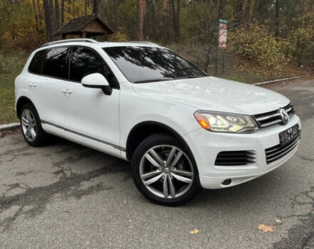 Белый Фольксваген Туарег, объемом двигателя 2.97 л и пробегом 237 тыс. км за 16900 $, фото 2 на Automoto.ua