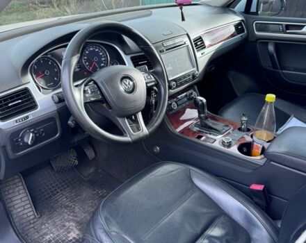 Белый Фольксваген Туарег, объемом двигателя 3 л и пробегом 247 тыс. км за 20000 $, фото 4 на Automoto.ua