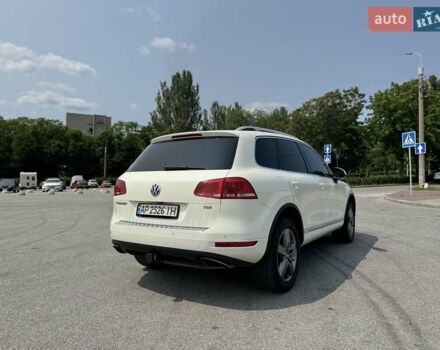 Белый Фольксваген Туарег, объемом двигателя 2.97 л и пробегом 177 тыс. км за 22333 $, фото 12 на Automoto.ua