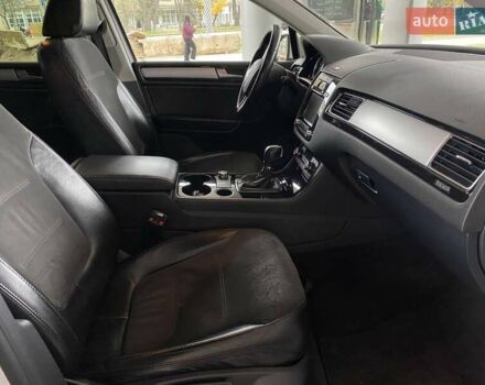 Белый Фольксваген Туарег, объемом двигателя 2.97 л и пробегом 209 тыс. км за 18000 $, фото 16 на Automoto.ua