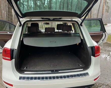 Белый Фольксваген Туарег, объемом двигателя 3 л и пробегом 176 тыс. км за 20000 $, фото 5 на Automoto.ua