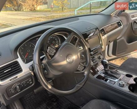 Белый Фольксваген Туарег, объемом двигателя 2.46 л и пробегом 169 тыс. км за 25555 $, фото 13 на Automoto.ua