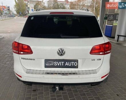 Белый Фольксваген Туарег, объемом двигателя 2.97 л и пробегом 209 тыс. км за 18000 $, фото 6 на Automoto.ua