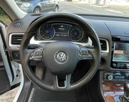 Белый Фольксваген Туарег, объемом двигателя 3 л и пробегом 152 тыс. км за 19500 $, фото 8 на Automoto.ua