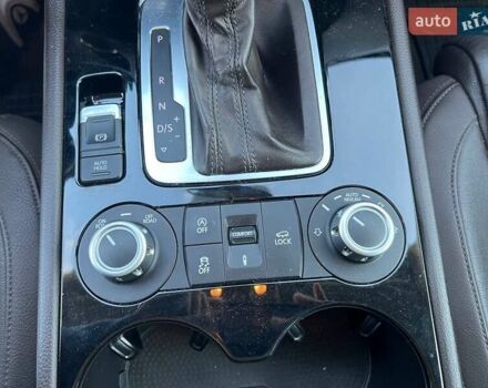 Білий Фольксваген Туарег, об'ємом двигуна 2.97 л та пробігом 337 тис. км за 18500 $, фото 1 на Automoto.ua