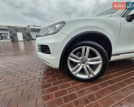 Белый Фольксваген Туарег, объемом двигателя 2.97 л и пробегом 182 тыс. км за 17700 $, фото 3 на Automoto.ua