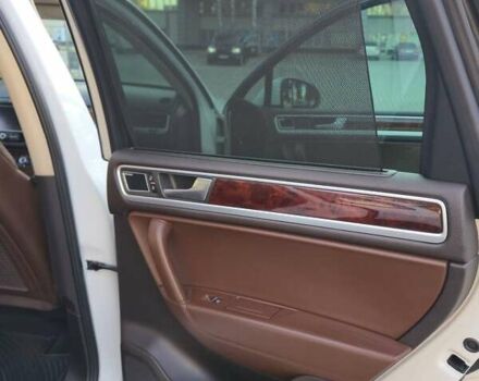 Белый Фольксваген Туарег, объемом двигателя 2.97 л и пробегом 290 тыс. км за 17500 $, фото 20 на Automoto.ua