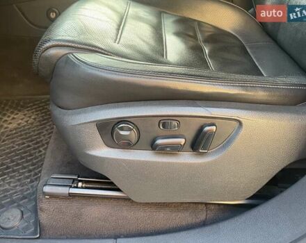 Белый Фольксваген Туарег, объемом двигателя 2.97 л и пробегом 244 тыс. км за 17000 $, фото 15 на Automoto.ua