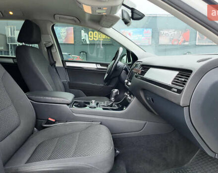 Белый Фольксваген Туарег, объемом двигателя 2.97 л и пробегом 238 тыс. км за 20990 $, фото 14 на Automoto.ua