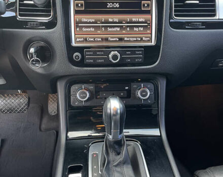 Белый Фольксваген Туарег, объемом двигателя 2.97 л и пробегом 257 тыс. км за 21000 $, фото 23 на Automoto.ua