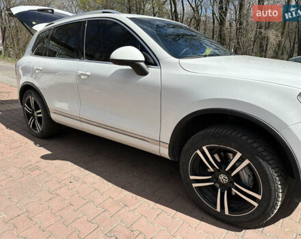 Белый Фольксваген Туарег, объемом двигателя 3 л и пробегом 148 тыс. км за 13000 $, фото 33 на Automoto.ua