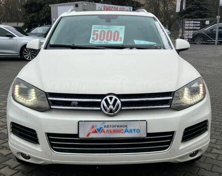 Белый Фольксваген Туарег, объемом двигателя 3 л и пробегом 228 тыс. км за 17500 $, фото 1 на Automoto.ua