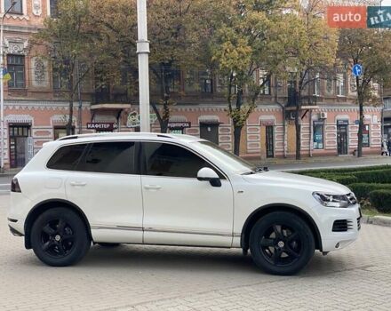 Білий Фольксваген Туарег, об'ємом двигуна 2.97 л та пробігом 230 тис. км за 14800 $, фото 5 на Automoto.ua