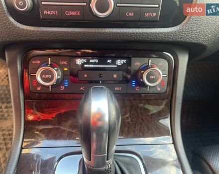 Белый Фольксваген Туарег, объемом двигателя 2.97 л и пробегом 244 тыс. км за 17000 $, фото 16 на Automoto.ua