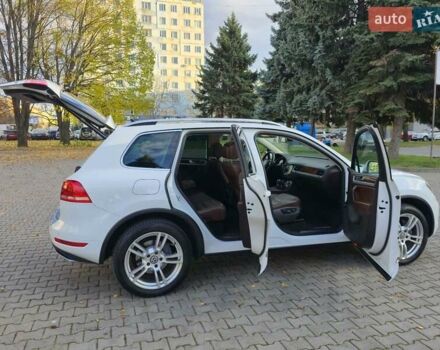Белый Фольксваген Туарег, объемом двигателя 2.97 л и пробегом 290 тыс. км за 17500 $, фото 26 на Automoto.ua