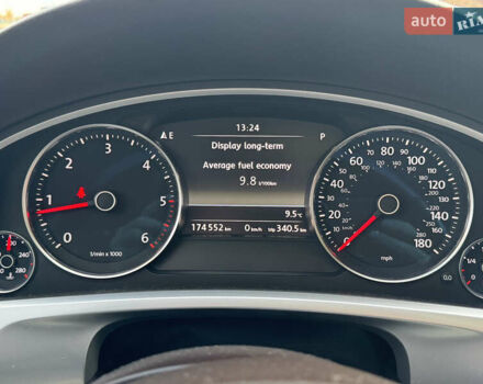 Белый Фольксваген Туарег, объемом двигателя 3 л и пробегом 175 тыс. км за 17500 $, фото 12 на Automoto.ua