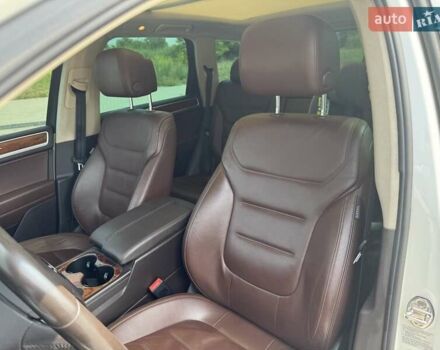 Белый Фольксваген Туарег, объемом двигателя 2.97 л и пробегом 177 тыс. км за 22333 $, фото 8 на Automoto.ua