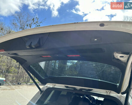 Белый Фольксваген Туарег, объемом двигателя 3 л и пробегом 148 тыс. км за 13000 $, фото 24 на Automoto.ua