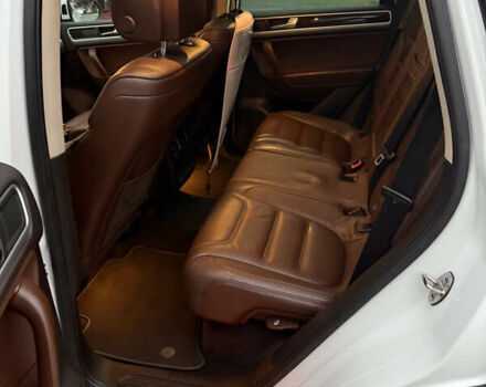 Белый Фольксваген Туарег, объемом двигателя 2.97 л и пробегом 246 тыс. км за 20800 $, фото 8 на Automoto.ua