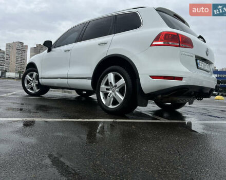 Белый Фольксваген Туарег, объемом двигателя 3 л и пробегом 204 тыс. км за 16800 $, фото 3 на Automoto.ua