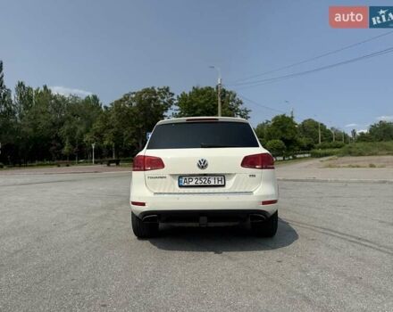 Белый Фольксваген Туарег, объемом двигателя 2.97 л и пробегом 177 тыс. км за 22333 $, фото 2 на Automoto.ua