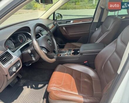 Белый Фольксваген Туарег, объемом двигателя 2.97 л и пробегом 177 тыс. км за 22333 $, фото 9 на Automoto.ua