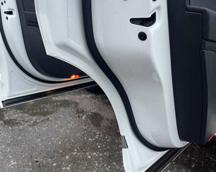 Білий Фольксваген Туарег, об'ємом двигуна 2.97 л та пробігом 130 тис. км за 21300 $, фото 40 на Automoto.ua