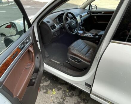 Белый Фольксваген Туарег, объемом двигателя 3 л и пробегом 152 тыс. км за 19500 $, фото 11 на Automoto.ua