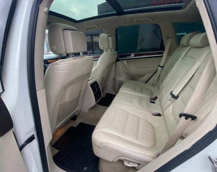 Белый Фольксваген Туарег, объемом двигателя 2.97 л и пробегом 225 тыс. км за 17900 $, фото 19 на Automoto.ua