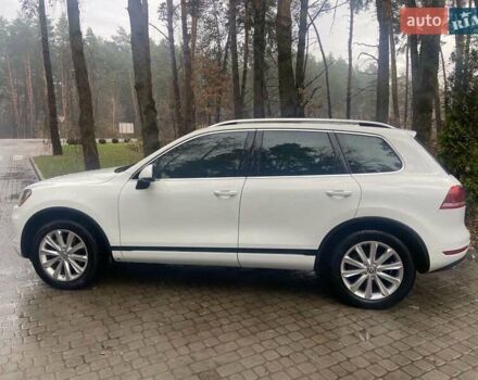 Белый Фольксваген Туарег, объемом двигателя 3 л и пробегом 176 тыс. км за 20000 $, фото 3 на Automoto.ua