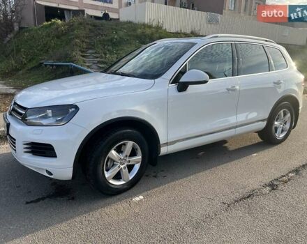 Белый Фольксваген Туарег, объемом двигателя 2.46 л и пробегом 169 тыс. км за 25555 $, фото 6 на Automoto.ua