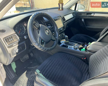 Білий Фольксваген Туарег, об'ємом двигуна 2.97 л та пробігом 248 тис. км за 20500 $, фото 8 на Automoto.ua