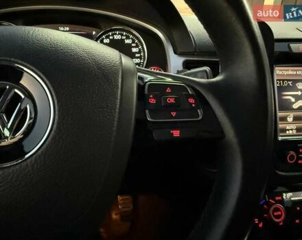 Белый Фольксваген Туарег, объемом двигателя 2.97 л и пробегом 270 тыс. км за 20990 $, фото 24 на Automoto.ua