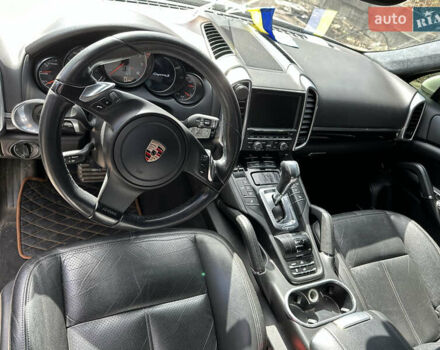 Белый Фольксваген Туарег, объемом двигателя 3 л и пробегом 148 тыс. км за 13000 $, фото 4 на Automoto.ua