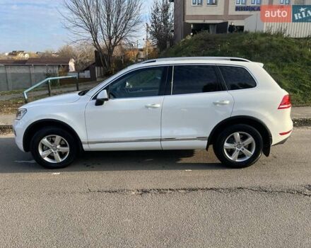 Белый Фольксваген Туарег, объемом двигателя 2.46 л и пробегом 169 тыс. км за 25555 $, фото 7 на Automoto.ua