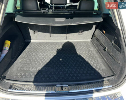 Білий Фольксваген Туарег, об'ємом двигуна 2.97 л та пробігом 248 тис. км за 20500 $, фото 14 на Automoto.ua