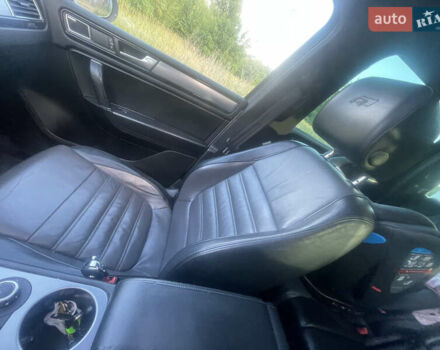 Белый Фольксваген Туарег, объемом двигателя 2.97 л и пробегом 242 тыс. км за 19999 $, фото 33 на Automoto.ua