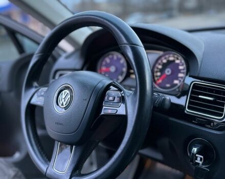 Білий Фольксваген Туарег, об'ємом двигуна 3 л та пробігом 318 тис. км за 17500 $, фото 11 на Automoto.ua