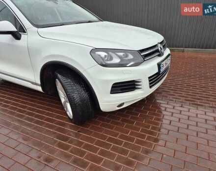 Белый Фольксваген Туарег, объемом двигателя 2.97 л и пробегом 182 тыс. км за 17700 $, фото 5 на Automoto.ua