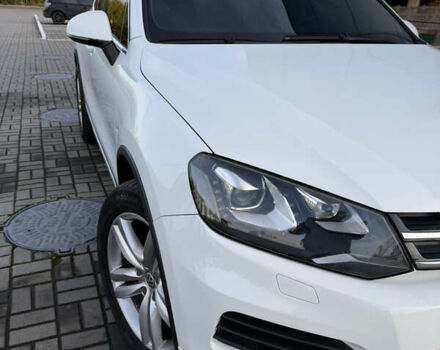 Білий Фольксваген Туарег, об'ємом двигуна 2.97 л та пробігом 265 тис. км за 17500 $, фото 2 на Automoto.ua