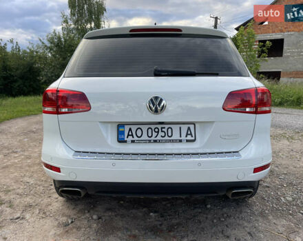 Белый Фольксваген Туарег, объемом двигателя 2.97 л и пробегом 257 тыс. км за 21000 $, фото 7 на Automoto.ua