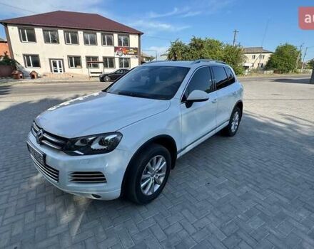 Белый Фольксваген Туарег, объемом двигателя 2.97 л и пробегом 257 тыс. км за 18500 $, фото 1 на Automoto.ua