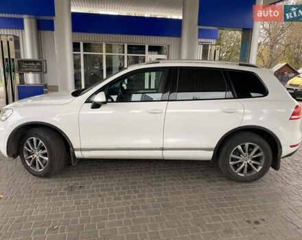 Белый Фольксваген Туарег, объемом двигателя 2.97 л и пробегом 209 тыс. км за 18000 $, фото 8 на Automoto.ua