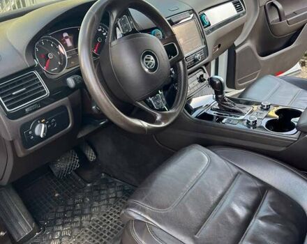 Білий Фольксваген Туарег, об'ємом двигуна 2.97 л та пробігом 337 тис. км за 18500 $, фото 24 на Automoto.ua