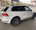 Белый Фольксваген Туарег, объемом двигателя 2.97 л и пробегом 209 тыс. км за 18000 $, фото 4 на Automoto.ua