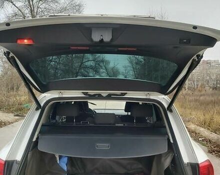 Белый Фольксваген Туарег, объемом двигателя 3 л и пробегом 208 тыс. км за 16000 $, фото 5 на Automoto.ua