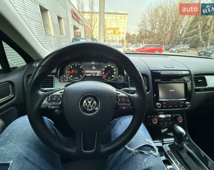 Білий Фольксваген Туарег, об'ємом двигуна 2.97 л та пробігом 231 тис. км за 17999 $, фото 27 на Automoto.ua