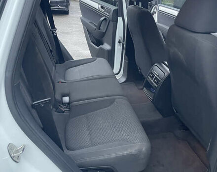 Білий Фольксваген Туарег, об'ємом двигуна 2.97 л та пробігом 130 тис. км за 21300 $, фото 44 на Automoto.ua