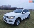 Белый Фольксваген Туарег, объемом двигателя 2.97 л и пробегом 260 тыс. км за 16500 $, фото 1 на Automoto.ua