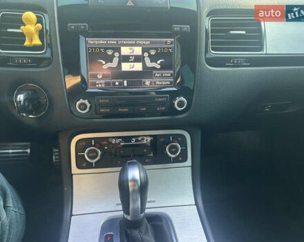 Белый Фольксваген Туарег, объемом двигателя 2.97 л и пробегом 245 тыс. км за 20000 $, фото 14 на Automoto.ua